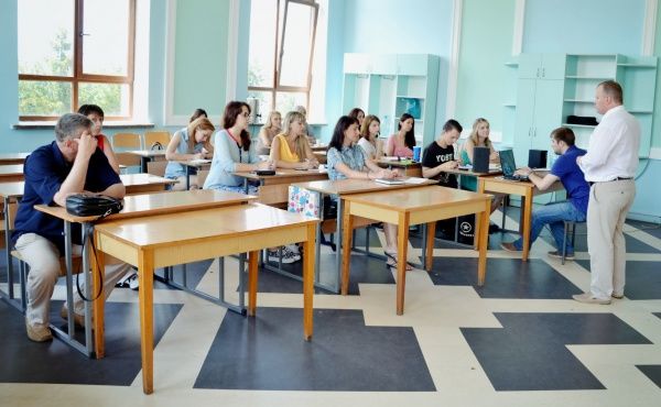 перша Бізнес Школа у Рівному